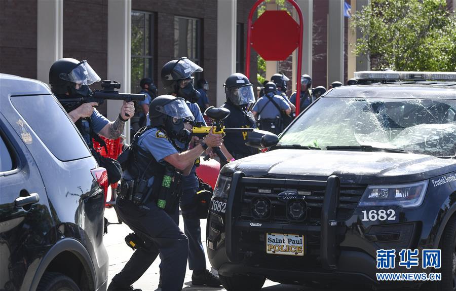 （國際）（3）美國警察執(zhí)法動(dòng)作不當(dāng)致一名非裔男子死亡 引發(fā)大規(guī)模抗議