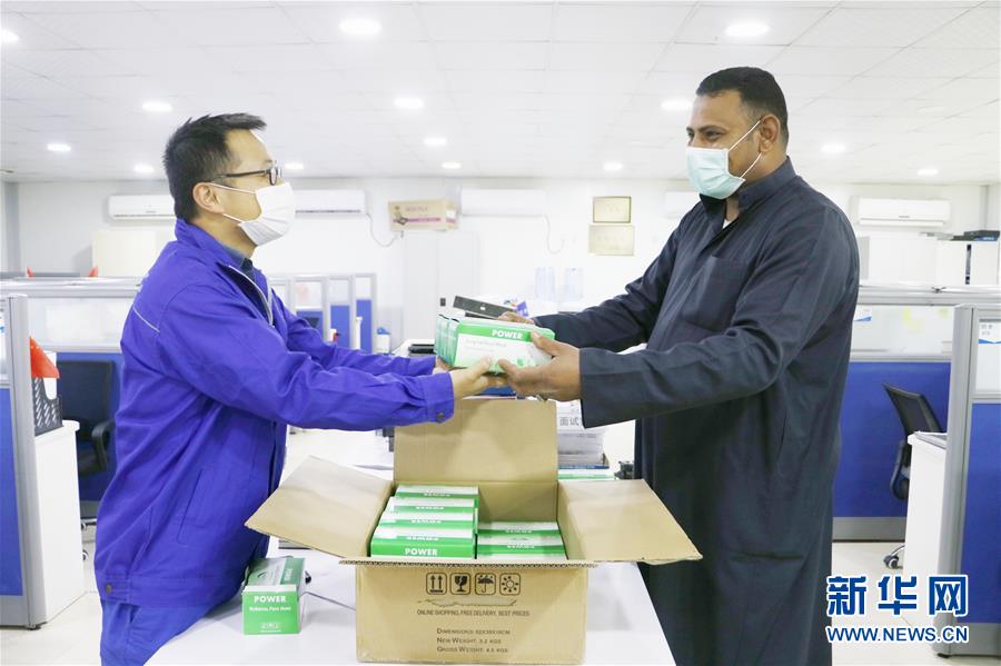 （國際疫情&middot;圖文互動）（3）通訊：防疫、生產(chǎn)兩不誤，沙漠現(xiàn)&ldquo;棋盤&rdquo;&mdash;&mdash;記中企承建科威特住房基建項(xiàng)目