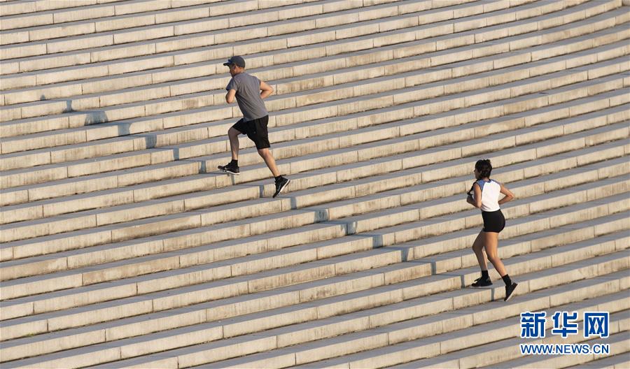 （國際疫情&middot;XHDW）（4）美國官方單日新增新冠病例超5.4萬例