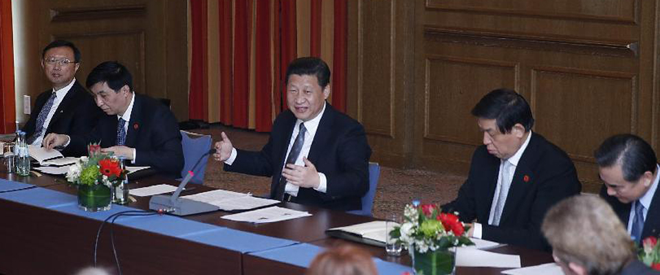 習(xí)近平同德國(guó)漢學(xué)家、孔子學(xué)院教師代表和學(xué)習(xí)漢語(yǔ)的學(xué)生代表座談