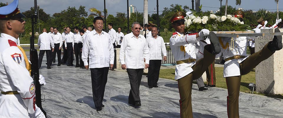習(xí)近平向何塞&middot;馬蒂墓獻花圈