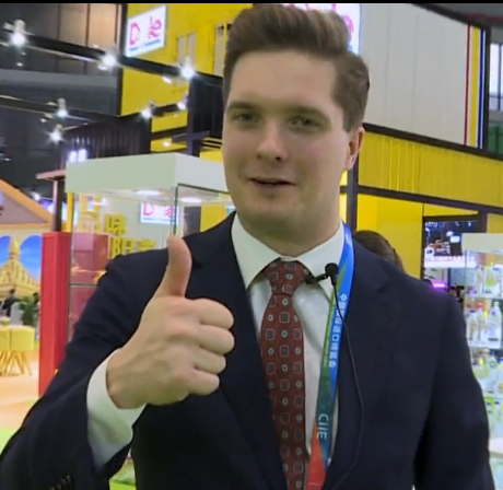 看快閃《不遠(yuǎn)萬里來看&ldquo;你&rdquo;》，聽老外點(diǎn)贊進(jìn)博會