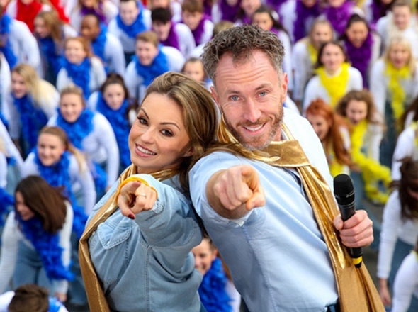 一起來battle！325名英國舞者大跳迪斯科破吉尼斯世界紀(jì)錄