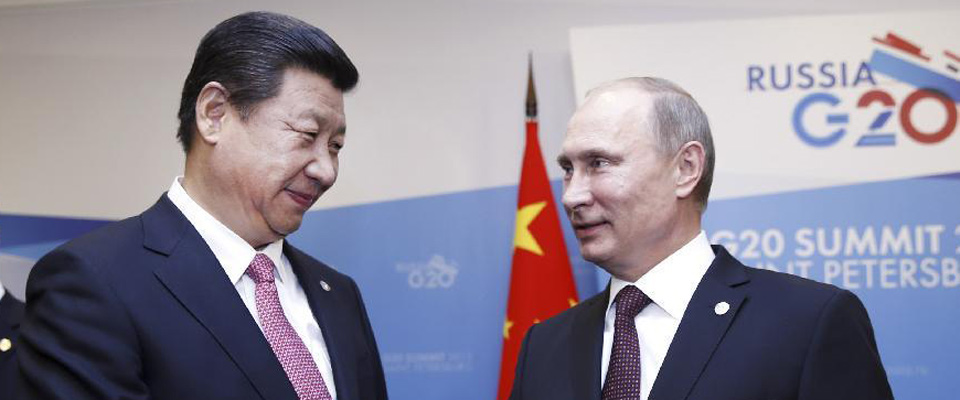 2013年9月，習(xí)近平在圣彼得堡會(huì)見(jiàn)普京