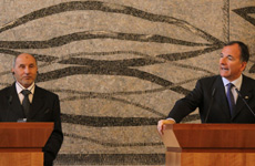 意大利外長弗拉蒂尼會見利比亞反對派領(lǐng)導人賈利勒